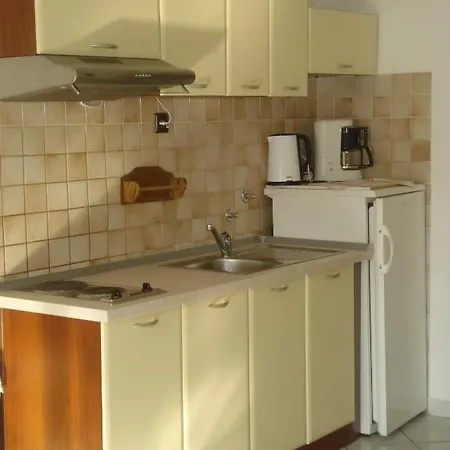Labor Apartment *